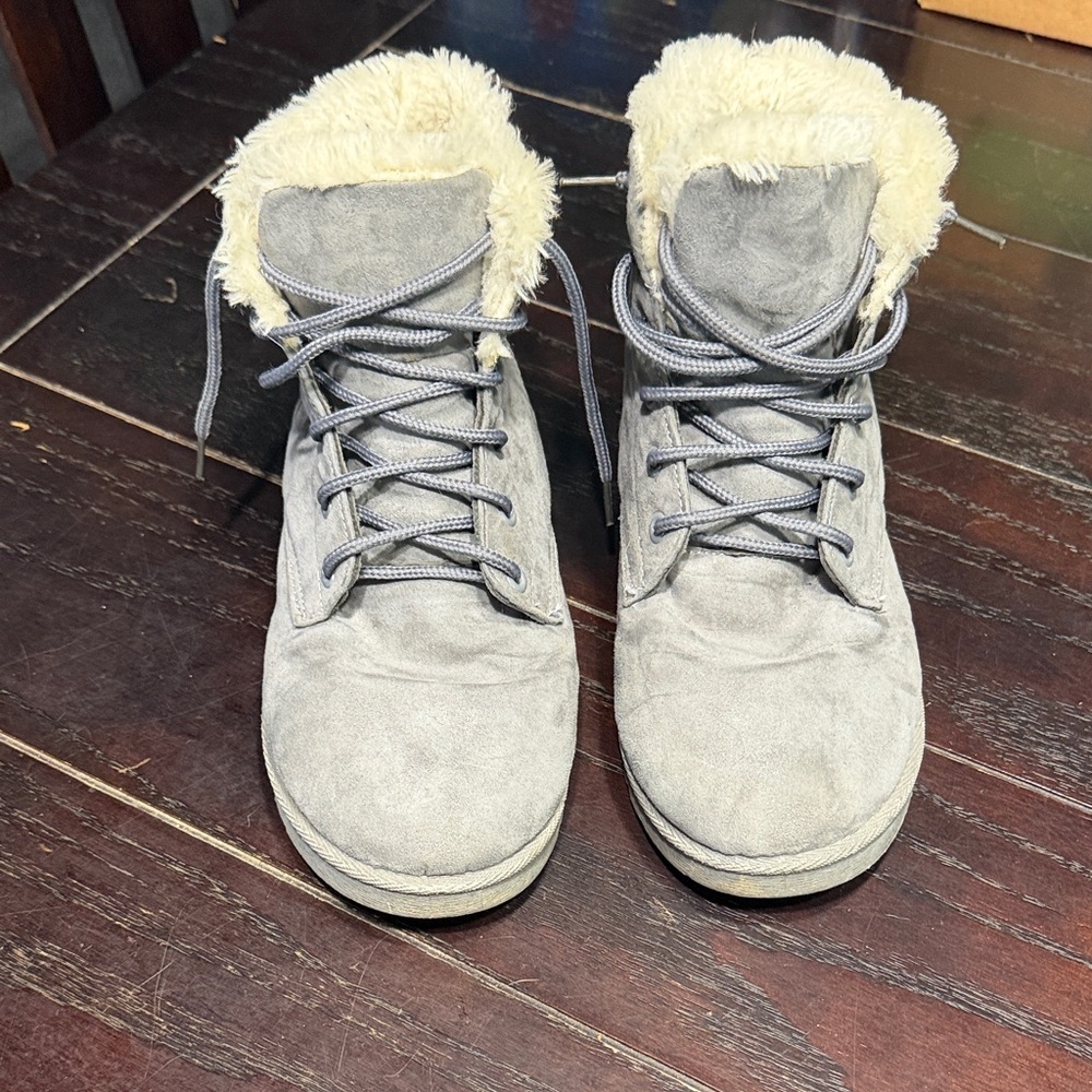 Fashion Brand Company Gray Lace Up Boots